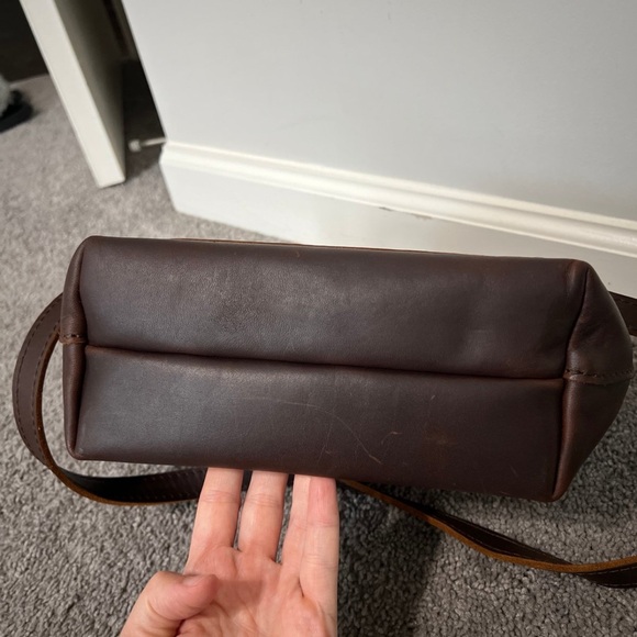 Portland Leather Crossbody - Picture 4 of 11